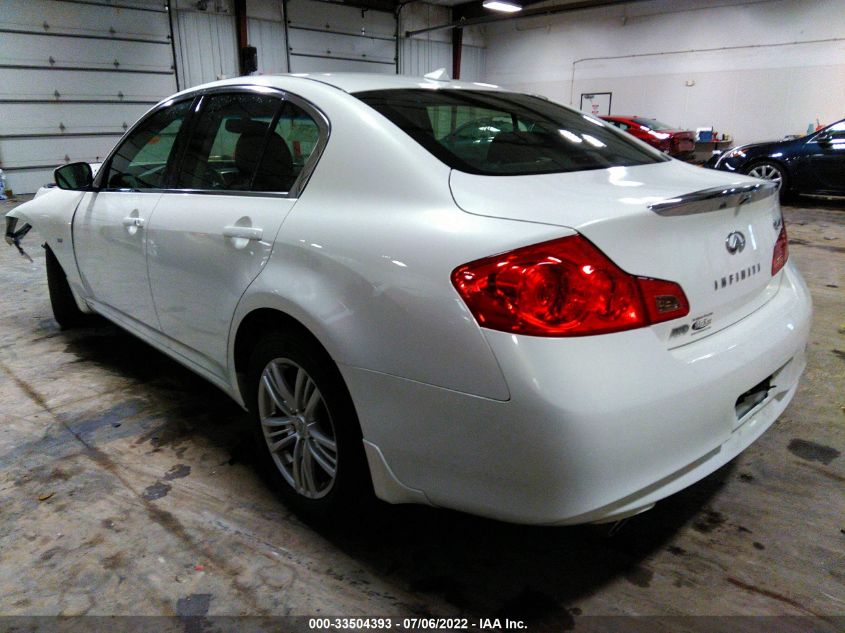 2015 INFINITI Q40 JN1CV6ARXFM523013