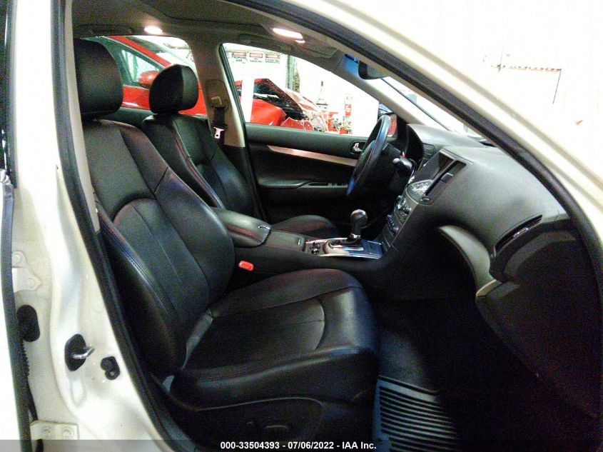 2015 INFINITI Q40 JN1CV6ARXFM523013