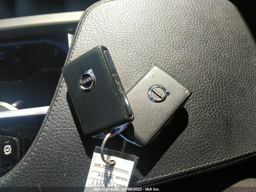 2018 VOLVO S90 MOMENTUM LVY102AK7JP047897