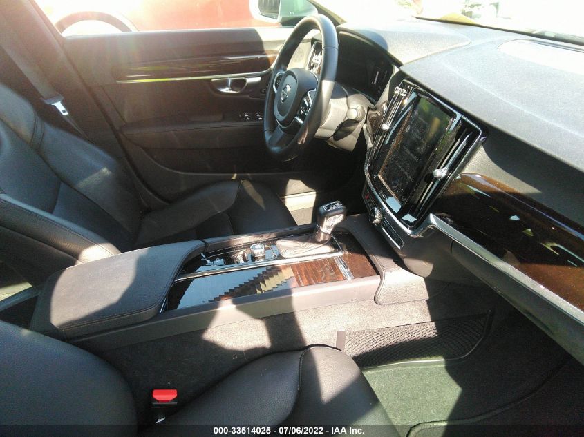 2018 VOLVO S90 MOMENTUM LVY102AK7JP047897