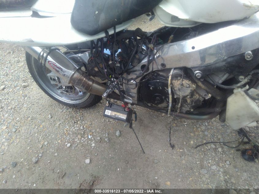 2005 SUZUKI GSX-R1000 JS1GT76A352104521