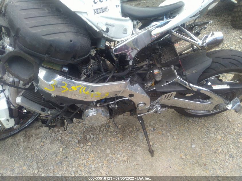 2005 SUZUKI GSX-R1000 JS1GT76A352104521