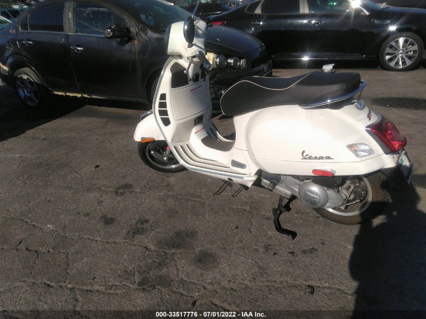 2017 VESPA GTS 300 SUPER ZAPM459L3H5101742