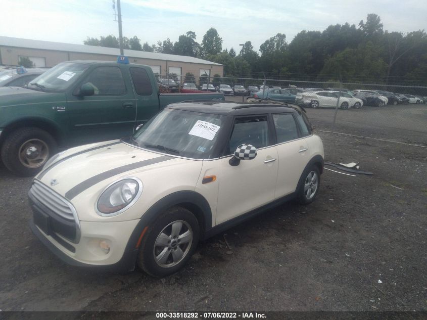 2015 MINI COOPER HARDTOP 4 DOOR WMWXS5C57FT829360