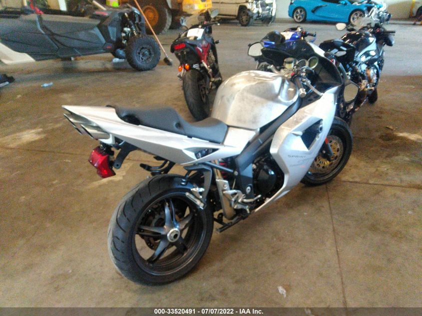 2005 TRIUMPH MOTORCYCLE SPRINT ST SMT600PK45J233240