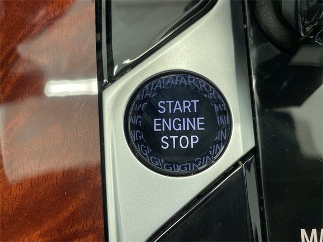 2021 BMW X7 ALPINA XB7 5UXCX6C1XM9G60310