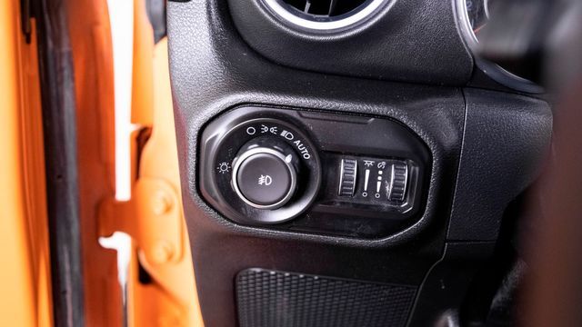 2018 JEEP WRANGLER UNLIMITED SAHARA 1C4HJXEG4JW131798