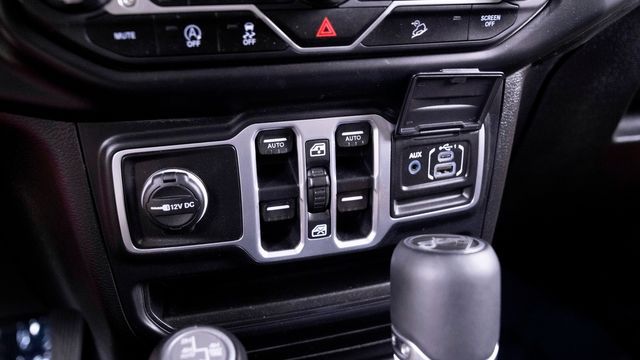 2018 JEEP WRANGLER UNLIMITED SAHARA 1C4HJXEG4JW131798