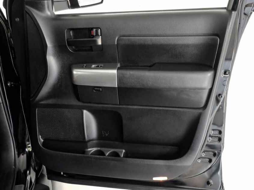 2018 TOYOTA SEQUOIA SR5/TRD SPORT 5TDBY5G10JS160598