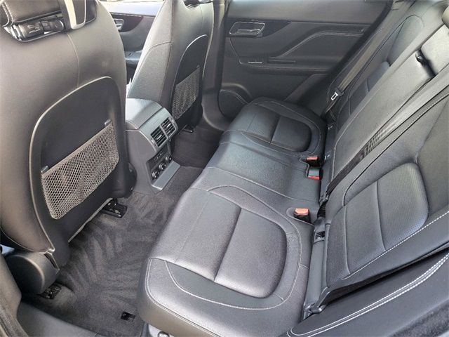 2019 JAGUAR F-PACE S SADCM2FV2KA366060
