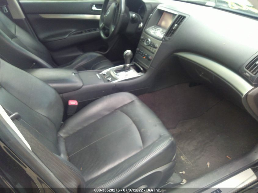 2015 INFINITI Q40 JN1CV6AR8FM521101