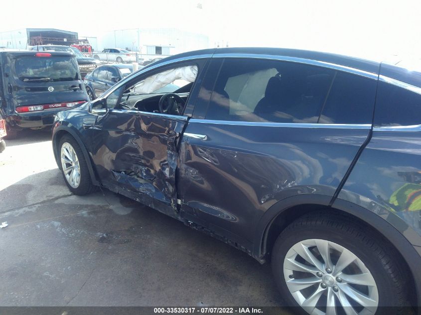 2018 TESLA MODEL X 5YJXCAE2XJF140047