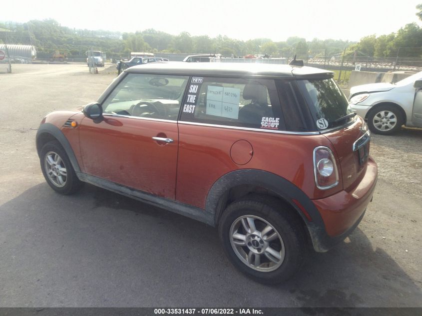 2013 MINI COOPER HARDTOP WMWSU3C55DT545828