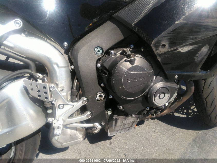 2015 HONDA CBR600 RR JH2PC4019FK800094