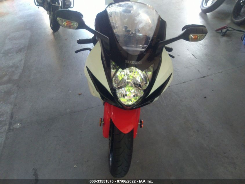 2021 SUZUKI GSX-R600 JS1GN7FA5M7100224