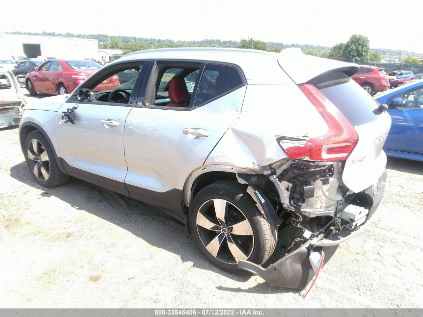 2019 VOLVO XC40 MOMENTUM YV4162UKXK2114506
