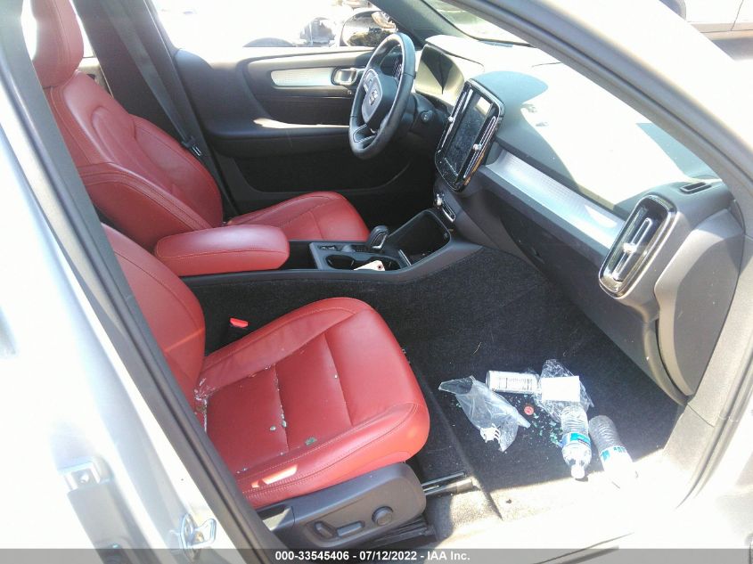 2019 VOLVO XC40 MOMENTUM YV4162UKXK2114506