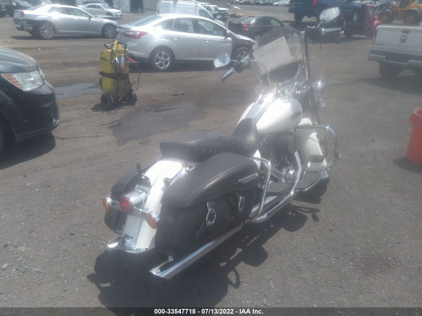 2012 HARLEY-DAVIDSON FLHRC ROAD KING CLASSIC 1HD1FRM18CB609144
