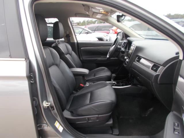 2020 MITSUBISHI OUTLANDER SE/SEL/LE/SP JA4AD3A33LZ031658