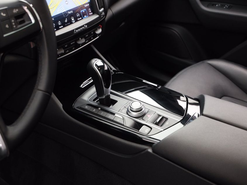 2018 MASERATI LEVANTE S ZN661YUA7JX302210