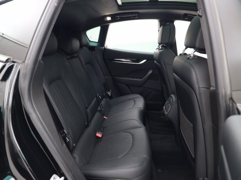 2018 MASERATI LEVANTE S ZN661YUA7JX302210