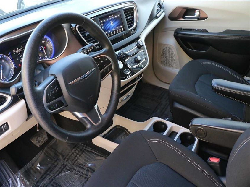 2020 CHRYSLER VOYAGER L 2C4RC1AG5LR255303