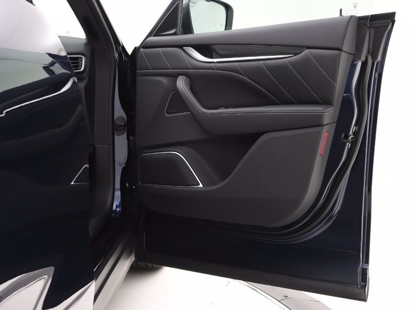 2019 MASERATI LEVANTE S GRANSPORT ZN661YUS7KX328168