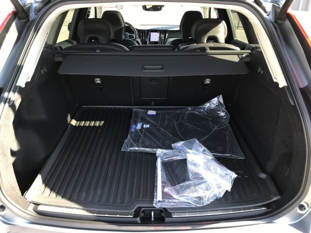 2021 VOLVO XC60 INSCRIPTION YV4102RL4M1732383