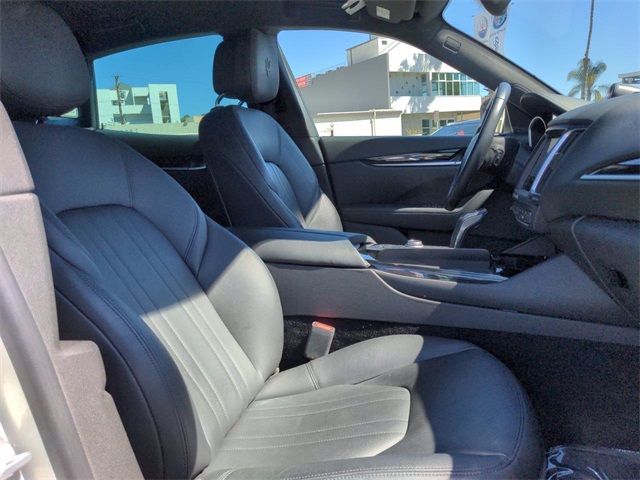 2019 MASERATI LEVANTE ZN661XUA4KX320711