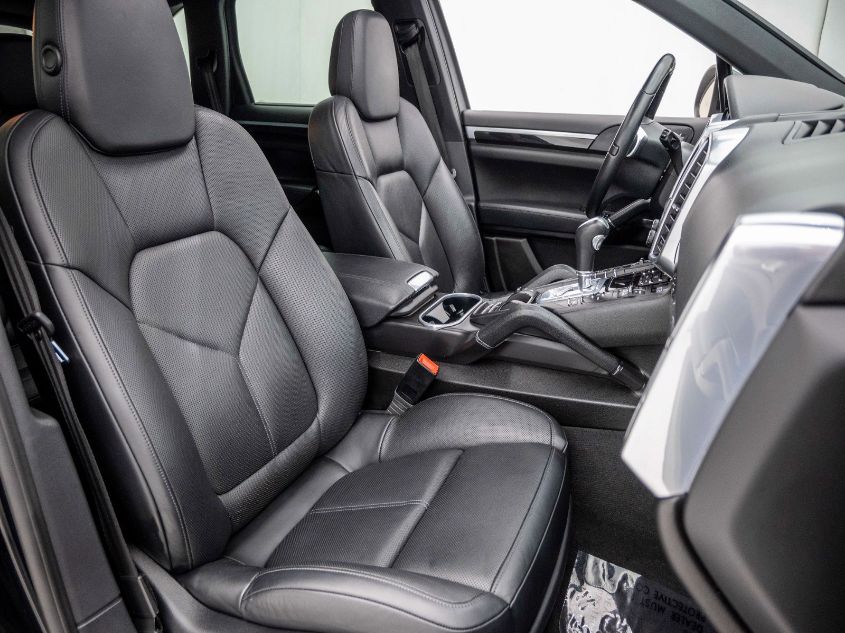 2013 PORSCHE CAYENNE WP1AA2A24DLA05508