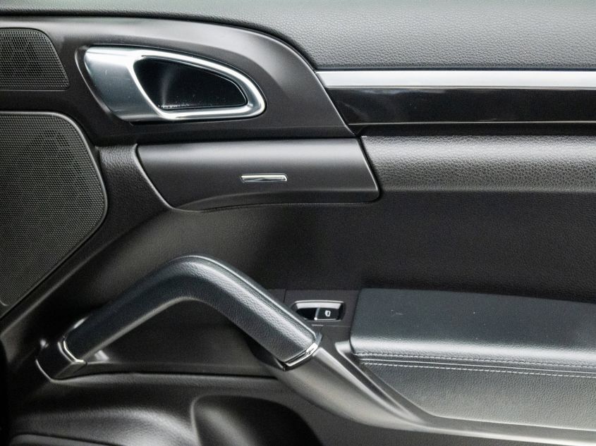 2013 PORSCHE CAYENNE WP1AA2A24DLA05508