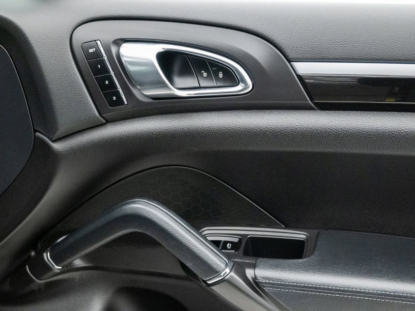 2013 PORSCHE CAYENNE WP1AA2A24DLA05508
