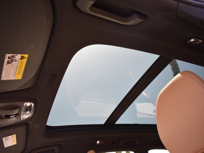 2019 VOLVO XC60 MOMENTUM LYV102DK9KB228046