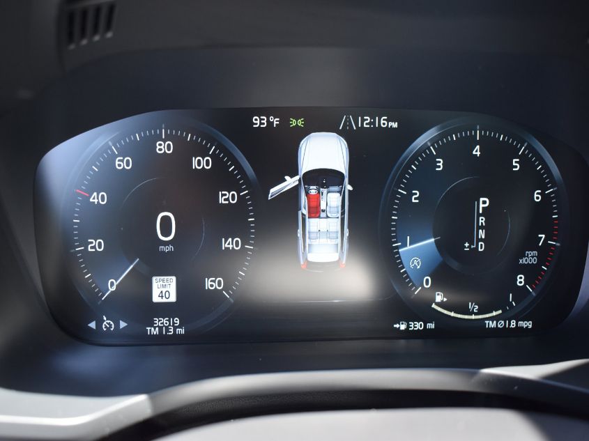 2019 VOLVO XC60 MOMENTUM LYV102DK9KB228046