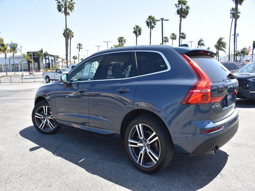 2019 VOLVO XC60 MOMENTUM LYV102DK9KB228046