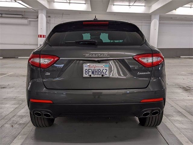 2018 MASERATI LEVANTE ZN661XUAXJX299393