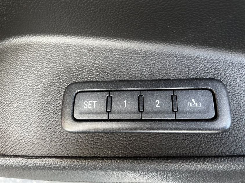2017 GMC YUKON XL DENALI 1GKS2HKJ1HR377035