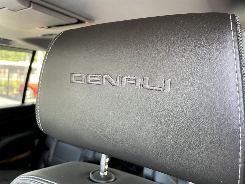 2017 GMC YUKON XL DENALI 1GKS2HKJ1HR377035