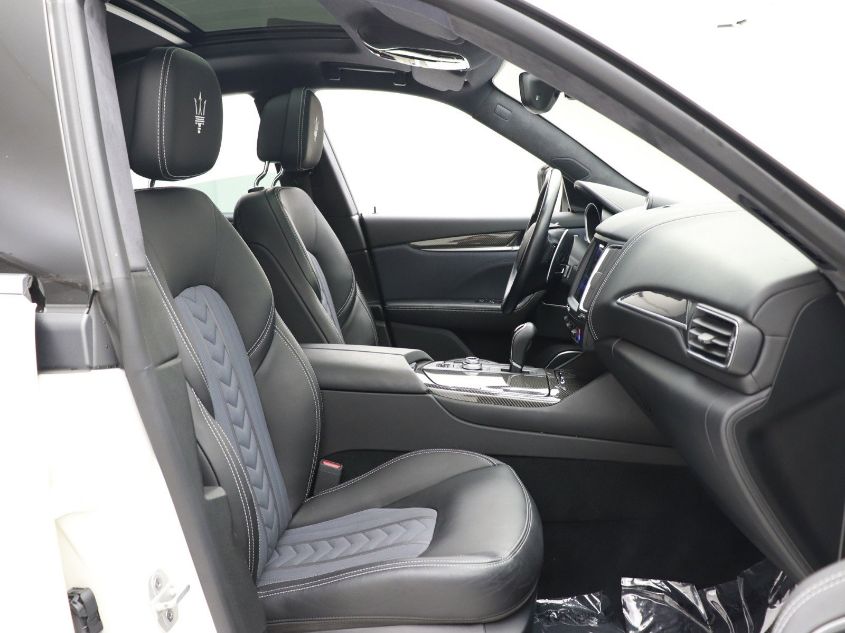 2018 MASERATI LEVANTE S GRANLUSSO ZN661YUL0JX297465