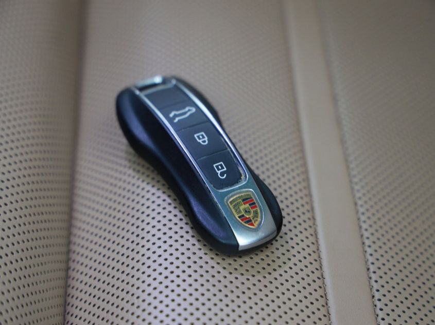 2019 PORSCHE CAYENNE WP1AA2AY5KDA15654