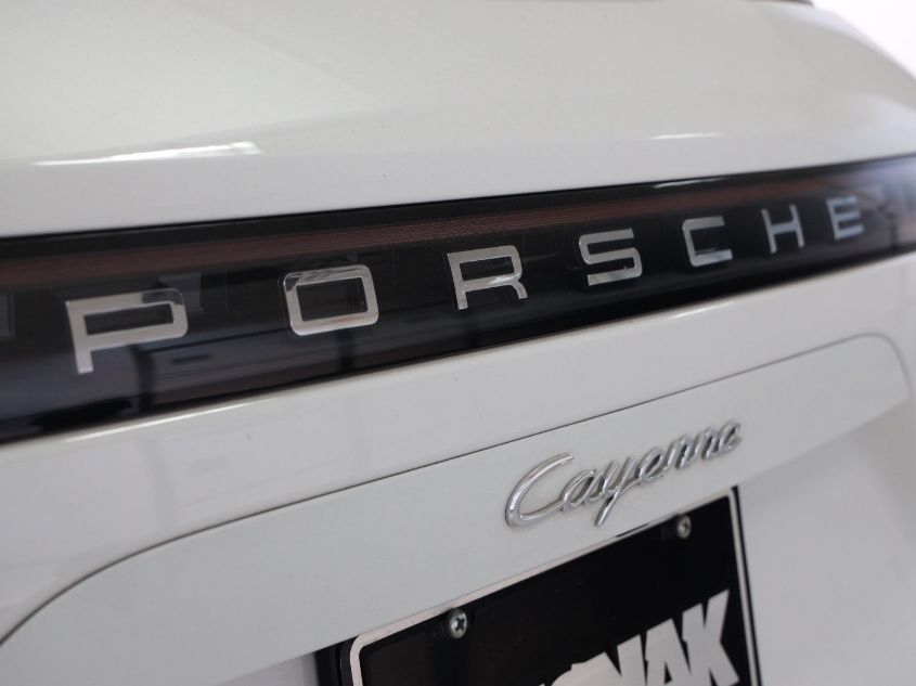 2019 PORSCHE CAYENNE WP1AA2AY5KDA15654
