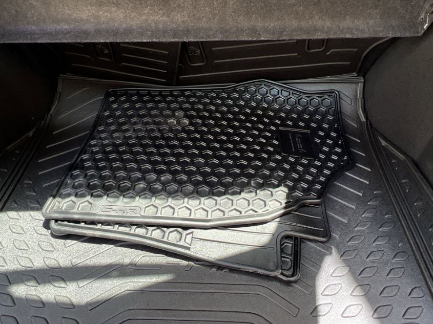 2019 TOYOTA C-HR XLE/LE/LIMITED JTNKHMBX6K1035623
