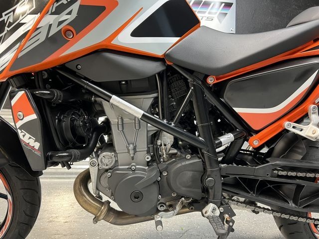 2017 KTM 690 DUKE VBKLDV40XHM702791