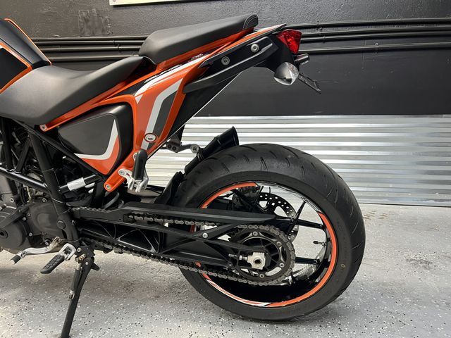 2017 KTM 690 DUKE VBKLDV40XHM702791
