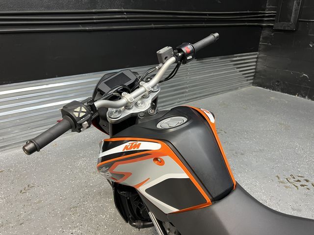 2017 KTM 690 DUKE VBKLDV40XHM702791