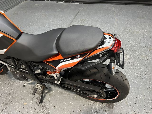 2017 KTM 690 DUKE VBKLDV40XHM702791