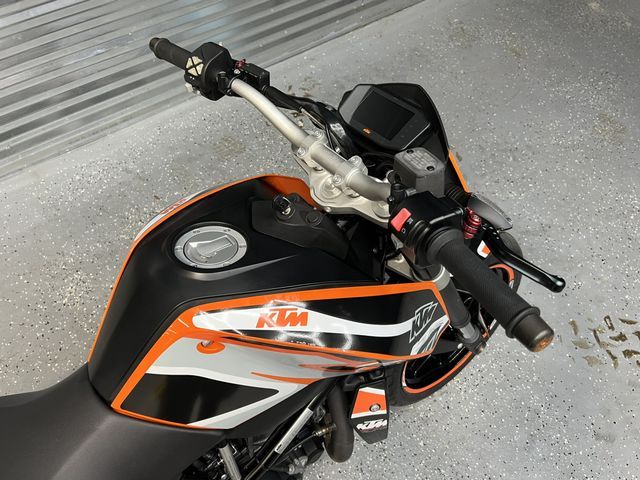 2017 KTM 690 DUKE VBKLDV40XHM702791