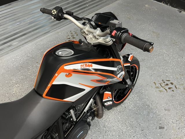 2017 KTM 690 DUKE VBKLDV40XHM702791