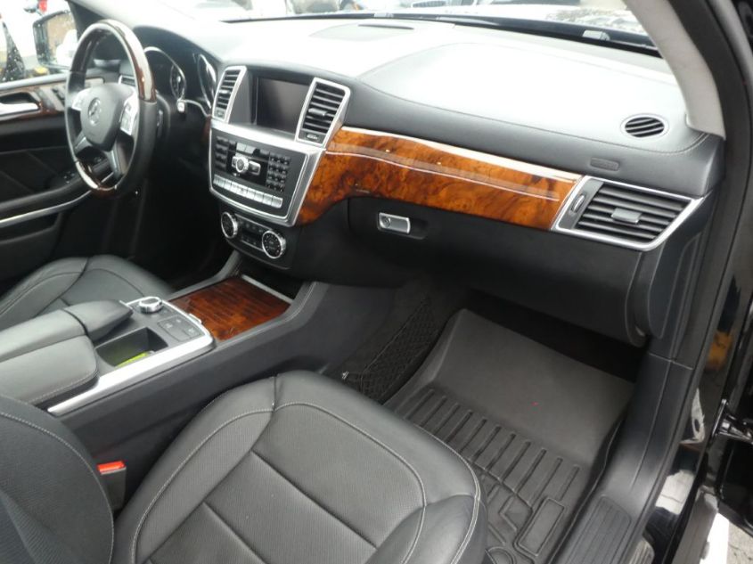 2015 MERCEDES-BENZ GL-CLASS GL 550 4JGDF7DE8FA440626