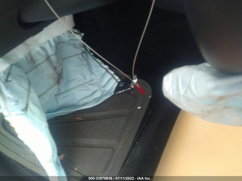 2018 VOLVO XC60 MOMENTUM LYV102RK6JB105666